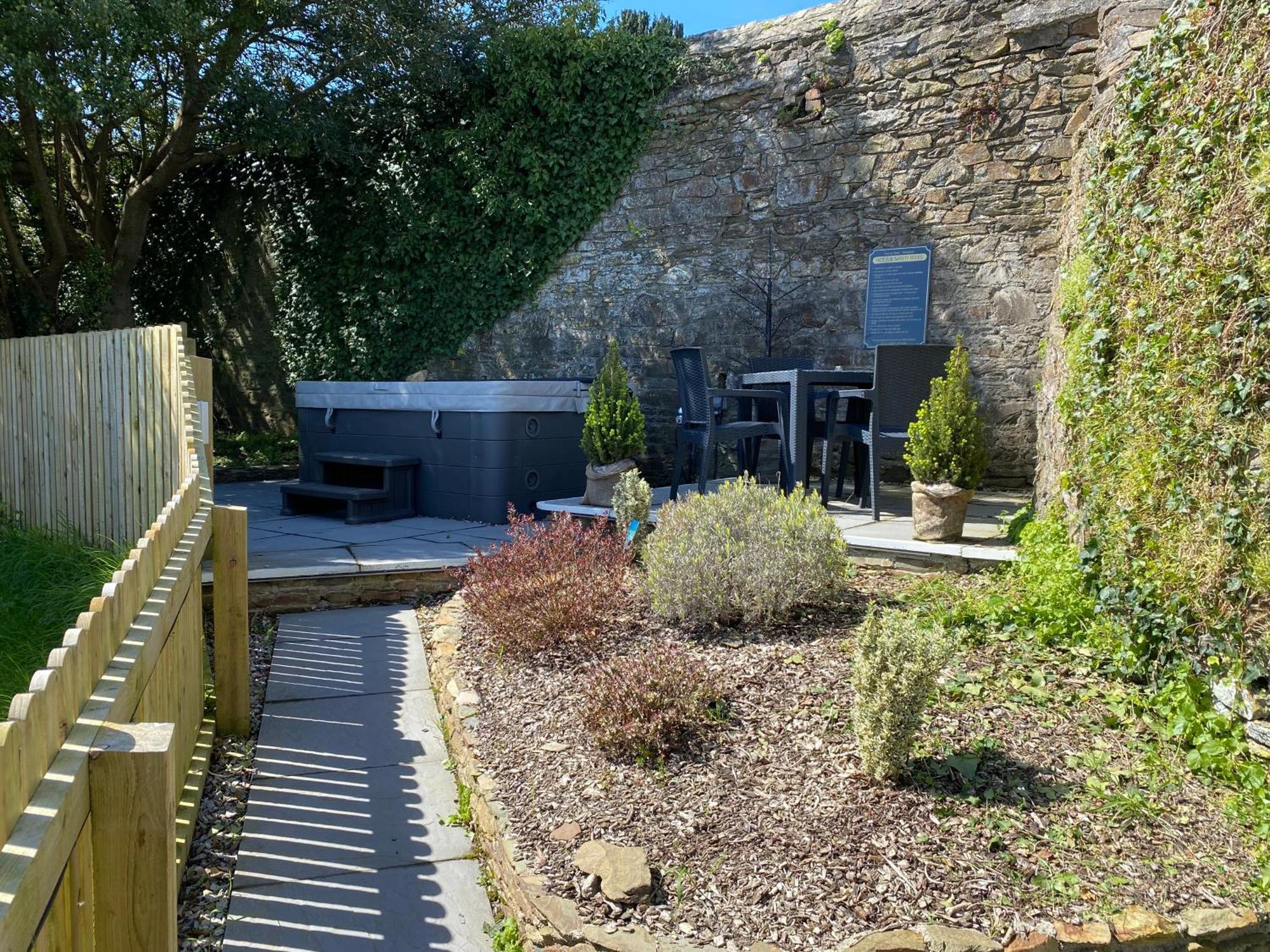 The Ivy Barn Holbeton Hotel Buitenkant foto